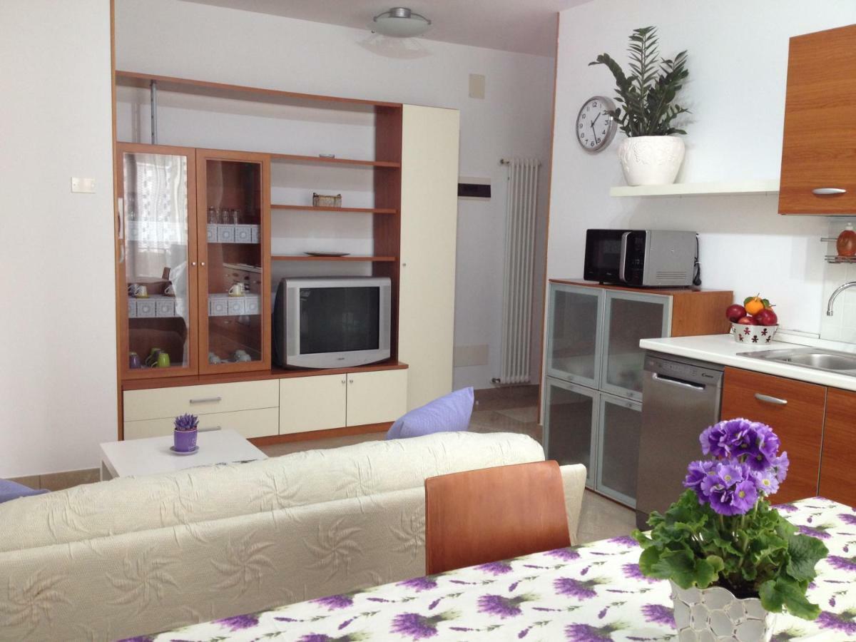 Aloe Beach Apartments, Ombrellone, Parcheggio E Uso Di Biciclette Gratis Rimini Dış mekan fotoğraf