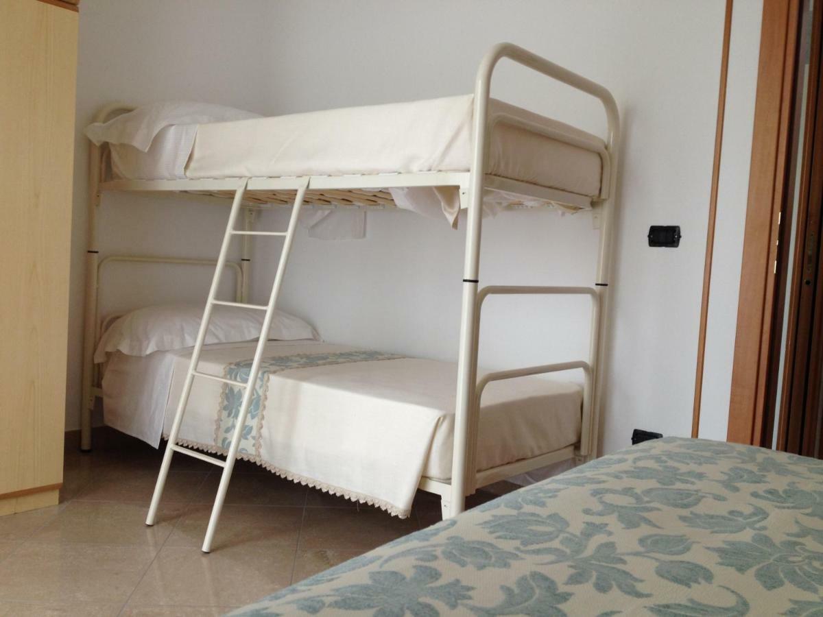Aloe Beach Apartments, Ombrellone, Parcheggio E Uso Di Biciclette Gratis Rimini Dış mekan fotoğraf