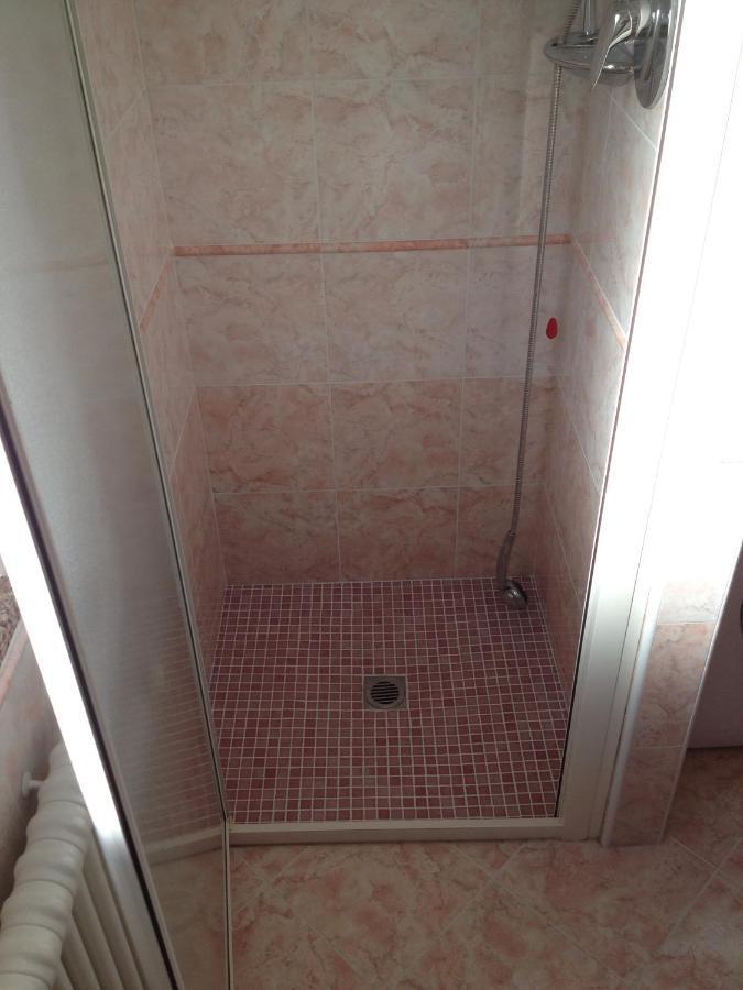 Aloe Beach Apartments, Ombrellone, Parcheggio E Uso Di Biciclette Gratis Rimini Dış mekan fotoğraf